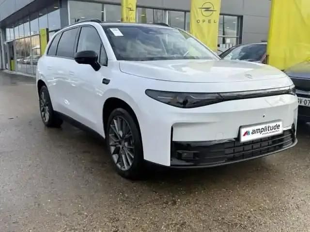 Nouvelle Leapmotor C10 160 kW (218 ch) 2025 Blanc nacré métallisé SUV