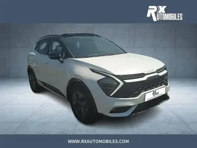 Deluxe white / pearl black Utilisé 2024 Kia Sportage GT-Line SUV | 37 990 € (Prix juste) - Image 1/4