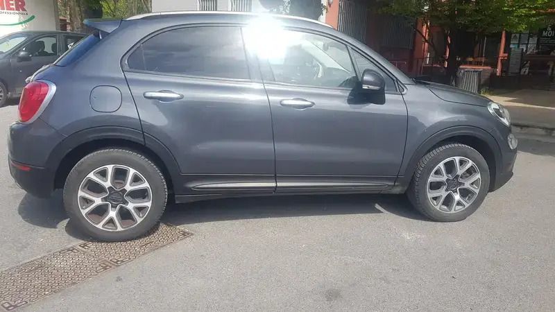 Image 2/4