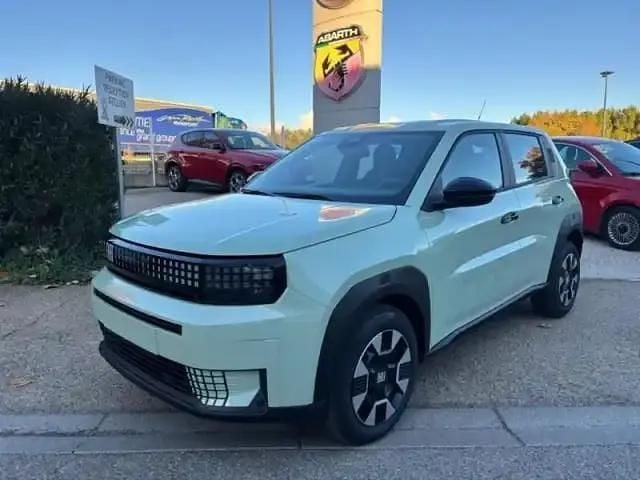 Vert azure métallisé Nouvelle 2025 Fiat Panda SUV | 20 990 € (Prix juste) - Image 1/4