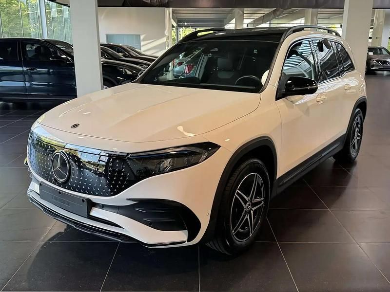 Gris Utilisé 2024 Mercedes EQB300 AMG SUV | 42 950 € (Prix cher) - Image 1/4