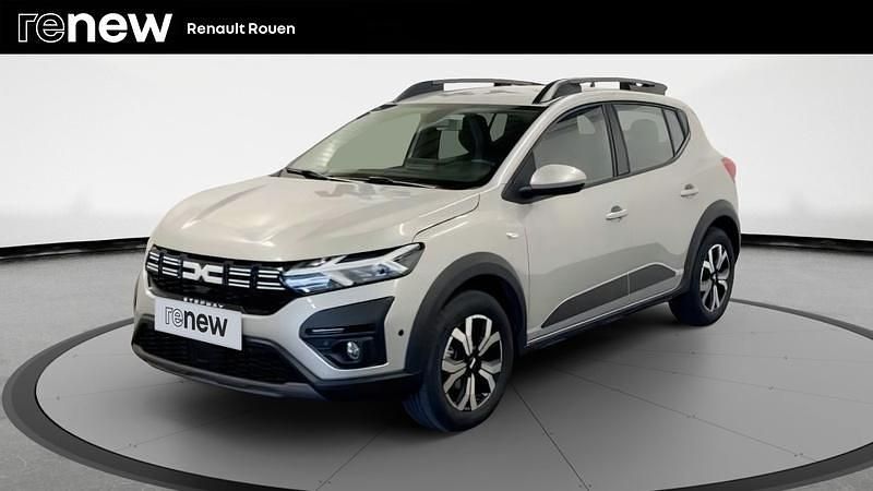 Gris Utilisé 2024 Dacia Sandero Expression Citadine | 16 990 € (Prix juste) - Image 1/4