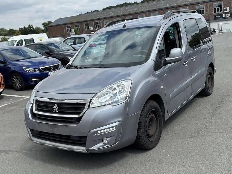 Gris Utilisé 2018 Peugeot Partner Monospace | 3 750 € - Image 1/4