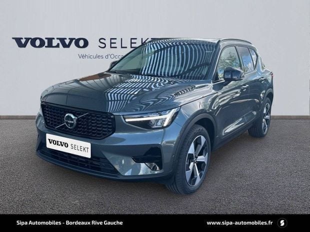 Vert Utilisé 2025 Volvo XC40 Ultra SUV | 48 900 € - Image 1/4