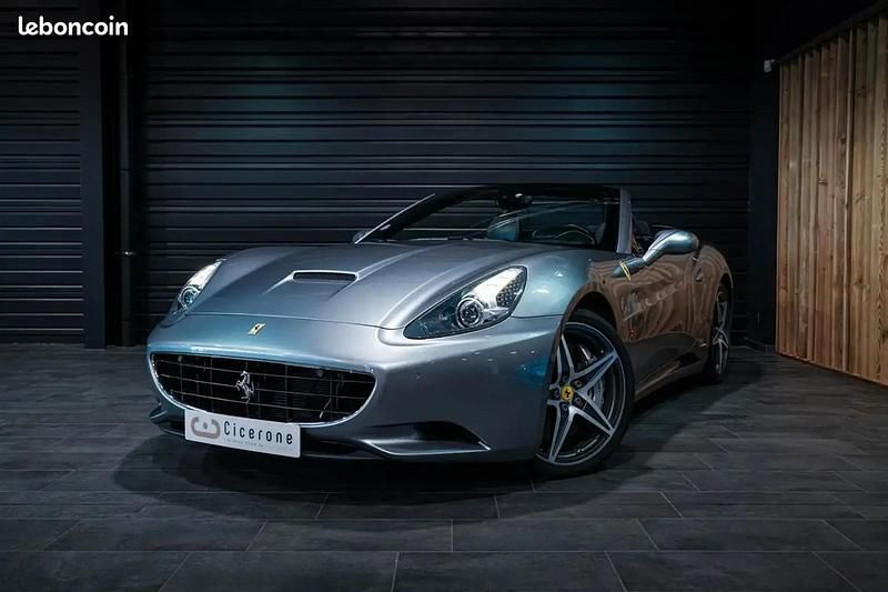 Gris Utilisé 2013 Ferrari California Cabriolet | 114 900 € - Image 1/4