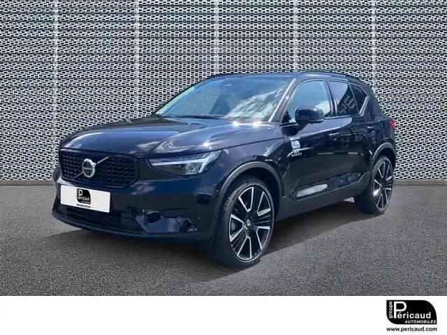 Noir Occasion 2025 Volvo XC40 Ultra SUV | 49 490 € - Image 1/4