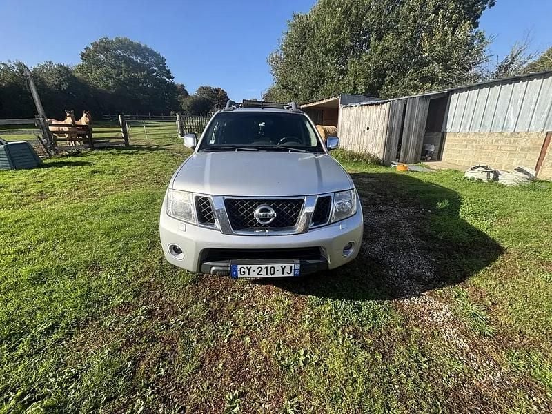 Utilisé 2010 Nissan Navara SE Pick-up | 15 500 € - Image 1/4