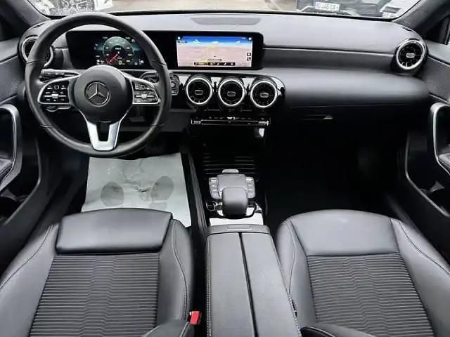 Occasion Mercedes A180 2022 Gris Berline