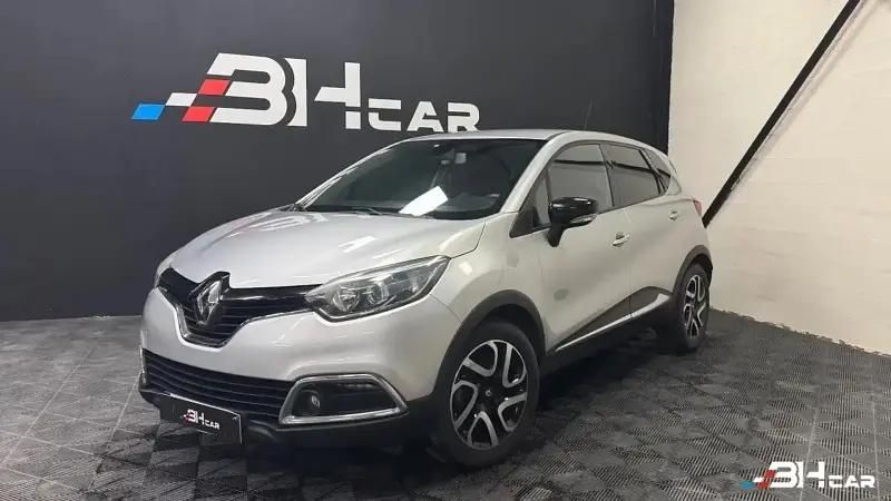 Gris Utilisé 2015 Renault Captur Intens SUV | 9 890 € (Prix assez cher) - Image 1/4