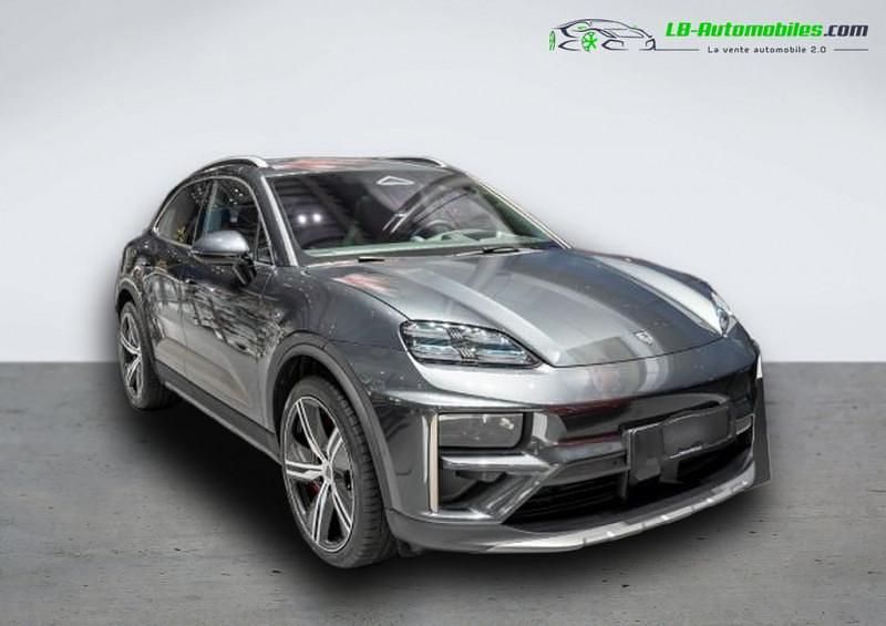 Utilisé 2025 Porsche Macan Turbo SUV | 142 500 € - Image 1/4