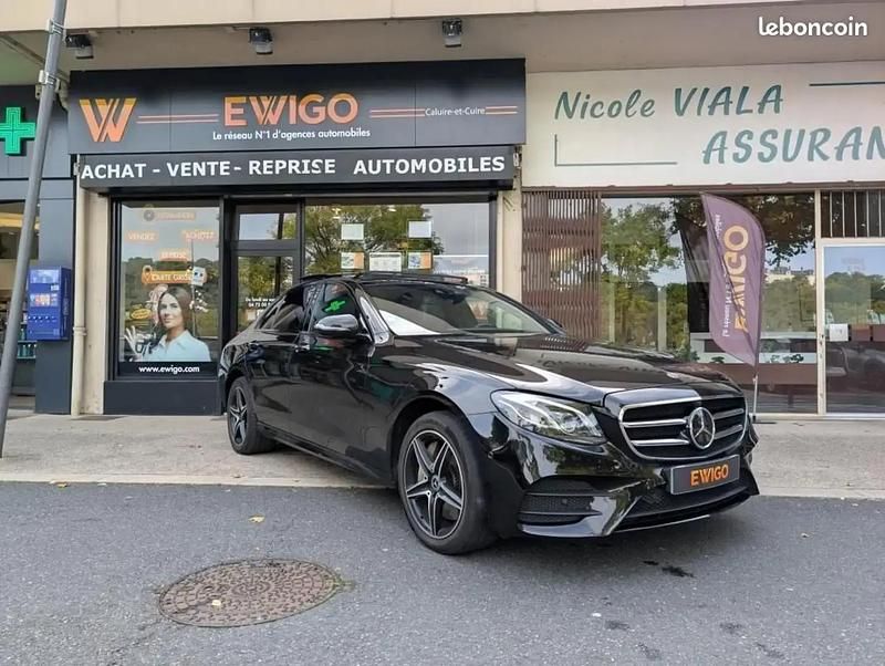 Noir Utilisé 2019 Mercedes E300 AMG line Berline | 32 990 € - Image 1/4