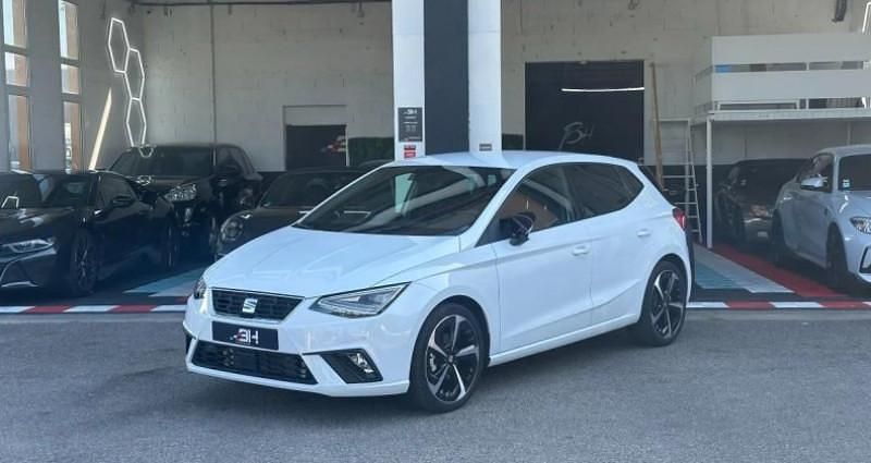 Blanc Utilisé 2024 Seat Ibiza FR Citadine | 23 990 € (Prix juste) - Image 1/4