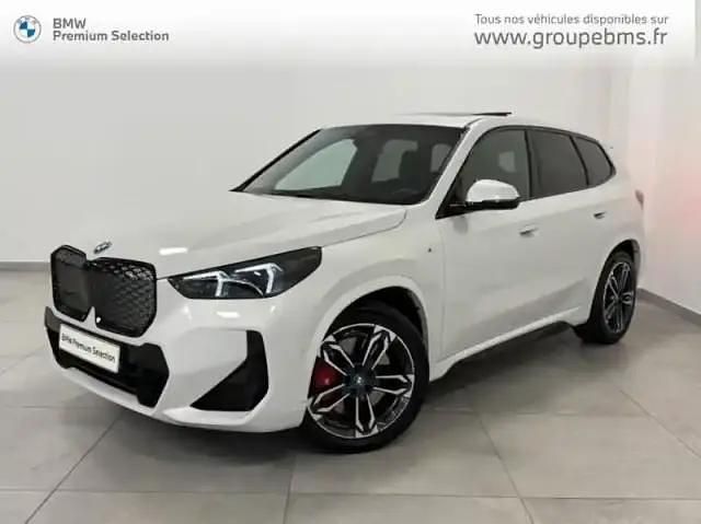 Blanc Utilisé 2024 BMW iX1 M Sport SUV | 44 900 € (Prix cher) - Image 1/4
