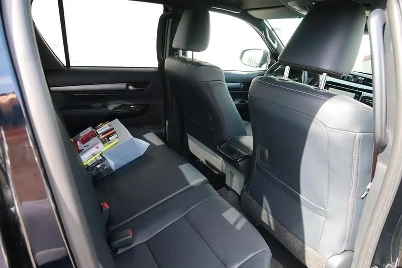 Noir Utilisé 2022 Toyota HiLux Pick-up | 42 000 € (Super prix) - Image 1/4