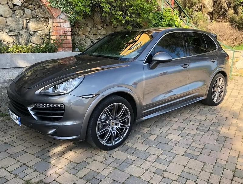 Gris Occasion 2012 Porsche Cayenne SUV | 35 990 € (Prix assez cher) - Image 1/4