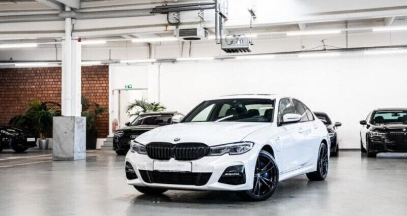 Utilisé 2021 BMW 330e M Sport Berline | 36 900 € (Prix cher) - Image 1/4