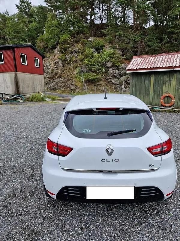 Blanc Utilisé 2017 Renault Clio IV Berline | 5 500 € - Image 1/4
