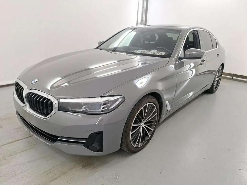 Gris Utilisé 2022 BMW 518 Sport Line Berline | 29 990 € (Prix juste) - Image 1/2