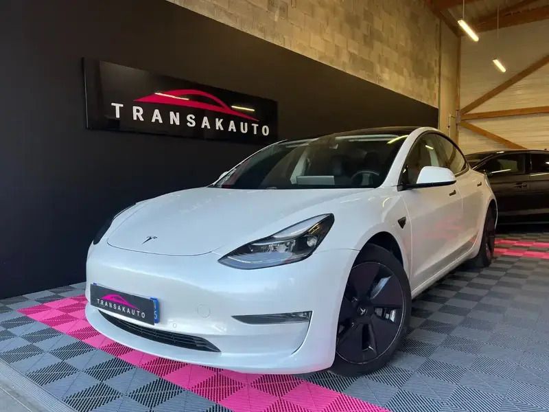 Blanc Utilisé 2021 Tesla Model 3 Berline | 28 990 € (Prix assez cher) - Image 1/4
