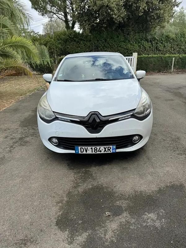 Utilisé 2015 Renault Clio IV LIMITED Berline | 7 990 € (Prix juste) - Image 1/4