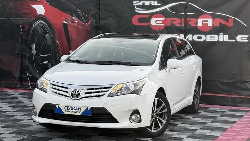 Blanc Occasion 2013 Toyota Avensis Skyview Edition Break | 11 990 € - Image 1/4