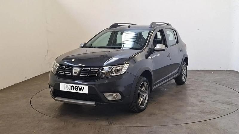 Gris Utilisé 2020 Dacia Sandero Stepway Citadine | 10 890 € (Bon prix) - Image 1/4