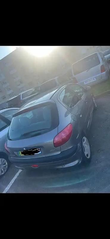 Occasion 1998 Peugeot 206 Berline | 1 500 € (Prix juste) - Image 1/4