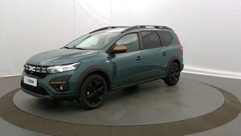 Vert Occasion 2025 Dacia Jogger Extreme Monospace | 26 290 € (Prix assez cher) - Image 1/4