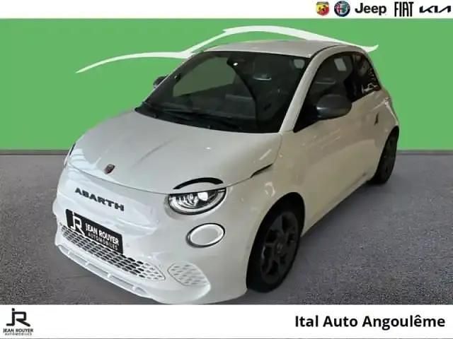 Blanc Occasion 2024 Abarth 500e Citadine | 26 999 € (Prix juste) - Image 1/4