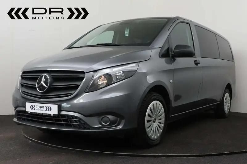 Gris Utilisé 2023 Mercedes Vito Monospace | 41 995 € (Prix juste) - Image 1/4