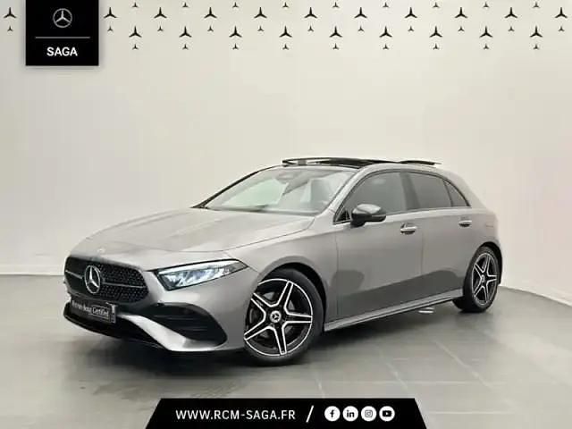 Gris foncé Utilisé 2024 Mercedes A200 AMG line Berline | 36 800 € (Prix cher) - Image 1/4