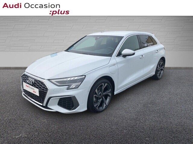 Blanc glacier métallisé Utilisé 2024 Audi A3 Sportback e-tron S-Line Berline | 37 890 € (Prix assez cher) - Image 1/4