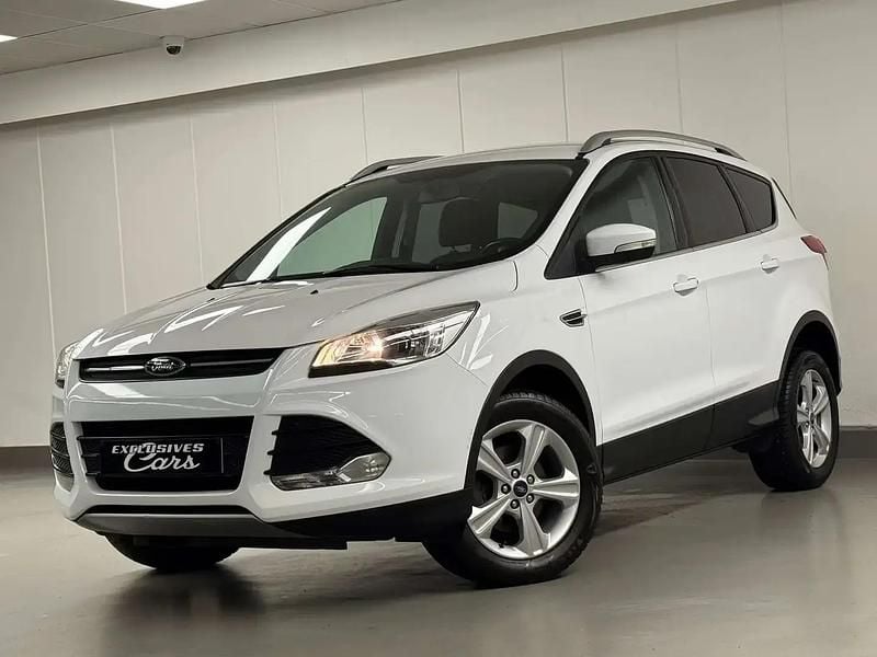 Blanc Occasion 2015 Ford Kuga Titanium SUV | 8 900 € (Bon prix) - Image 1/4
