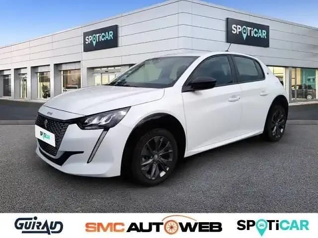 Teinte opaque blanc banquise Utilisé 2022 Peugeot 208 Citadine | 17 970 € - Image 1/4