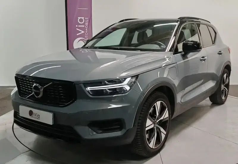 Gris Utilisé 2021 Volvo XC40 R-Design SUV | 29 999 € (Prix juste) - Image 1/4