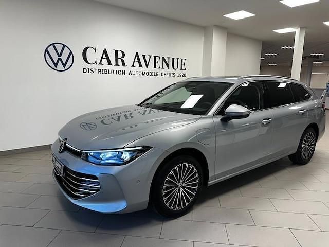 Utilisé 2025 VW Passat Elegance Break | 44 989 € - Image 1/4