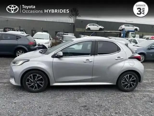 Occasion Toyota Yaris Hybrid Design 116 ch (85 kW) 2023 Gris minéral (m) Berline
