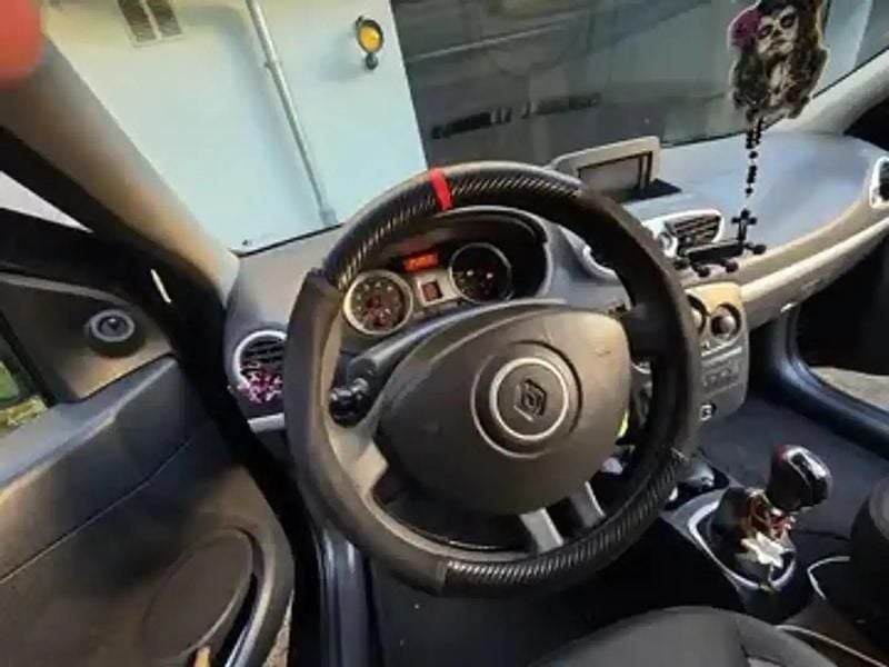 Utilisé 2004 Renault Clio II Initiale Berline | 1 000 € - Image 1/4