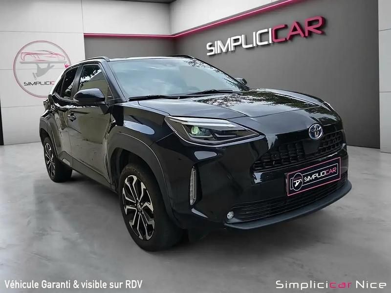 Noir Utilisé 2023 Toyota Yaris Hybrid Design | 22 900 € (Prix juste) - Image 1/4