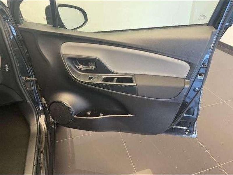 Utilisé 2018 Toyota Yaris Hybrid Business Edition Berline | 13 490 € (Prix juste) - Image 1/1