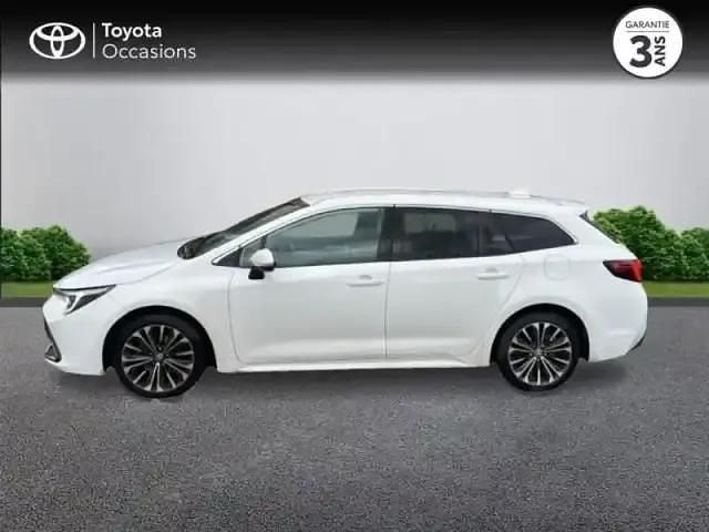 Occasion Toyota Corolla Design 98 ch (72 kW) 2023 Blanc Break