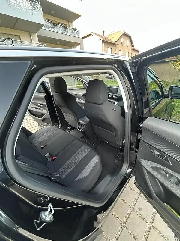Noir Utilisé 2018 Peugeot 3008 S SUV | 13 800 € (Prix juste) - Image 1/4