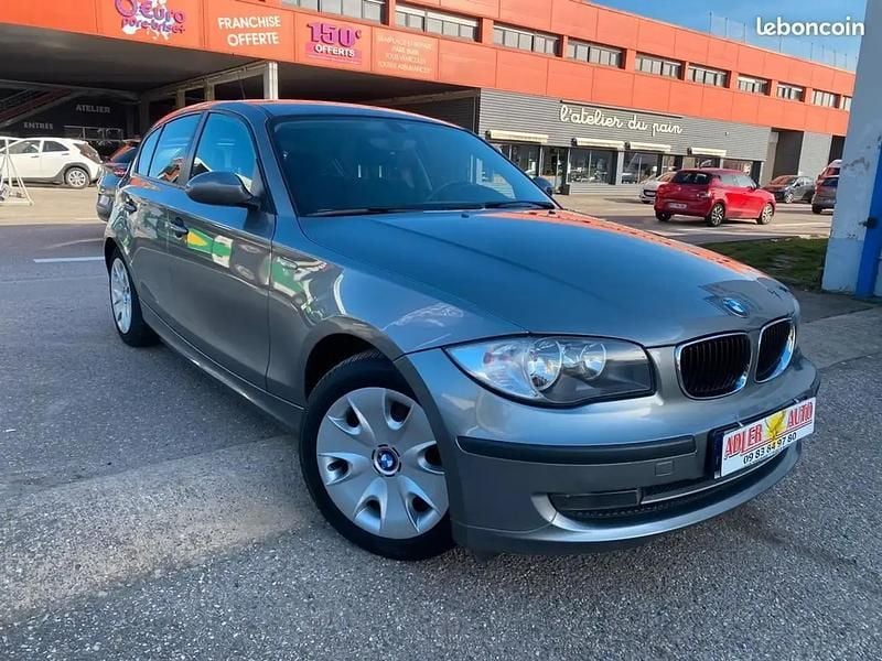 Gris Occasion 2009 BMW 118 Comfort Edition Citadine | 8 490 € (Prix juste) - Image 1/4
