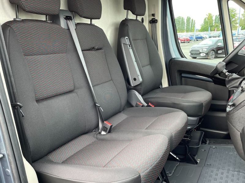 Occasion Opel Movano Business 140 ch (102 kW) 2023 Gris Van