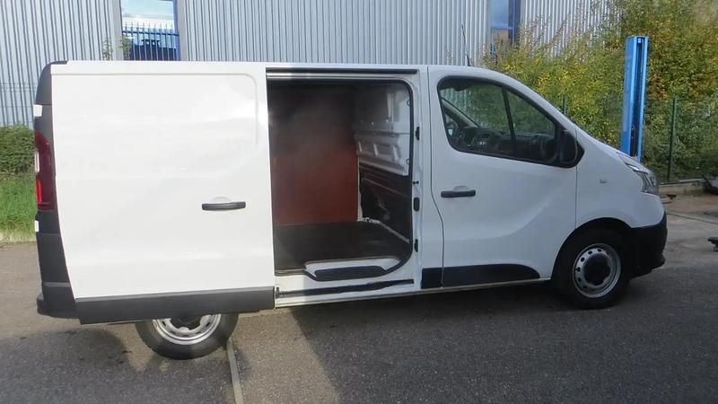 Blanc Utilisé 2021 Renault Trafic Van | 16 666 € (Super prix) - Image 1/4