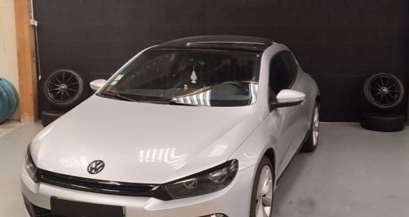 Gris Utilisé 2010 VW Scirocco Coupé | 13 990 € (Prix cher) - Image 1/4