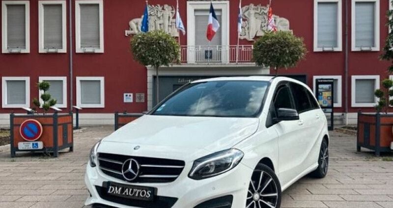 Blanc Utilisé 2016 Mercedes B180 Monospace | 11 990 € (Prix juste) - Image 1/4