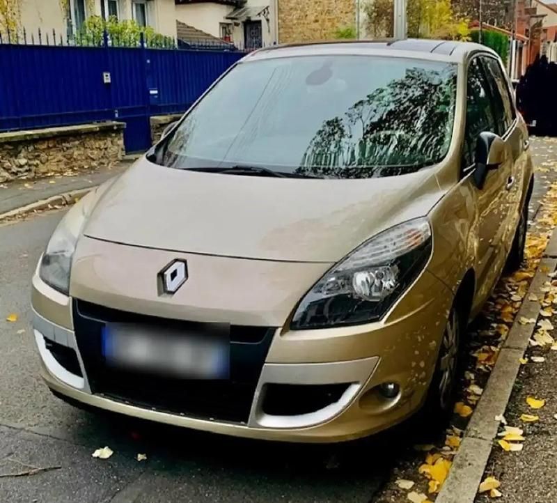 Beige Occasion 2009 Renault Scénic III Monospace | 4 850 € (Prix juste) - Image 1/4