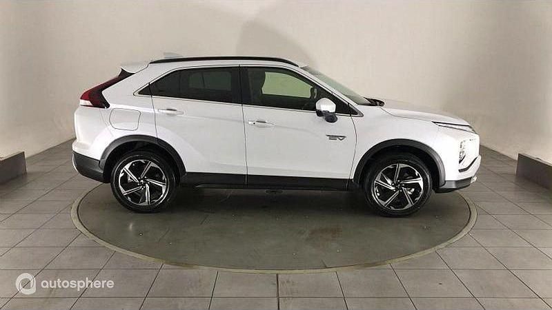 Blanc Nouvelle 2024 Mitsubishi Eclipse Cross SUV | 30 999 € - Image 1/4