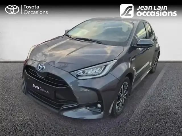 Gris Occasion 2021 Toyota Yaris Berline | 17 990 € - Image 1/4
